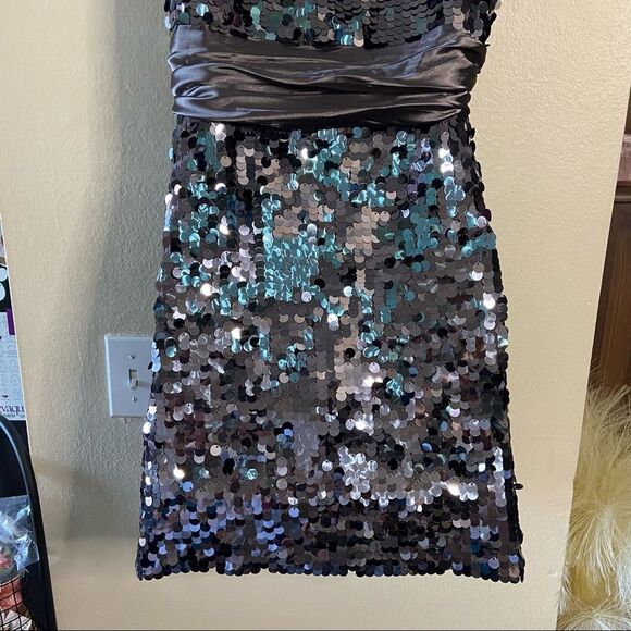 FOREVER 21 Beautiful Sequined Party Mini Prom Dress - Picture 6 of 14